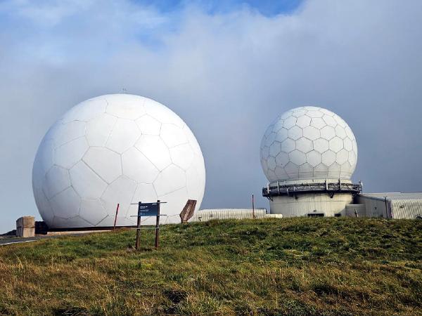 Radomes at 848 metres (2,782 ft). They were not as big as I was expecting.